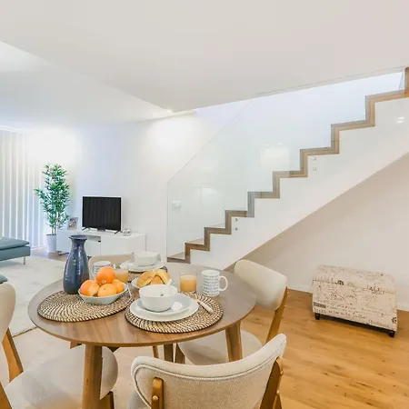 Elegant Retreat Апартаменты *